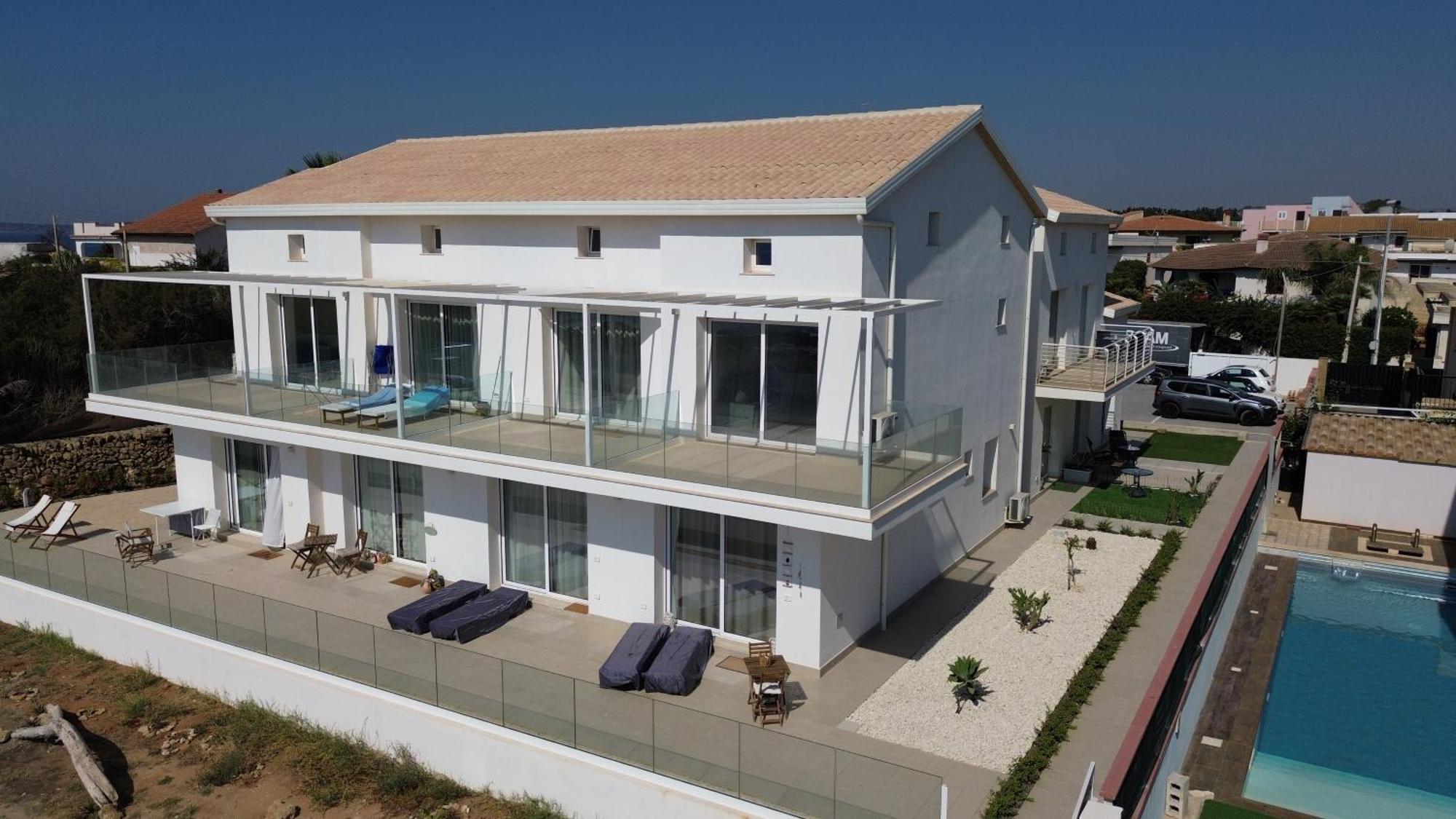 Astro Apartments With Direct Access On The Sea Of Noto Heritage Of Unesco ภายนอก รูปภาพ