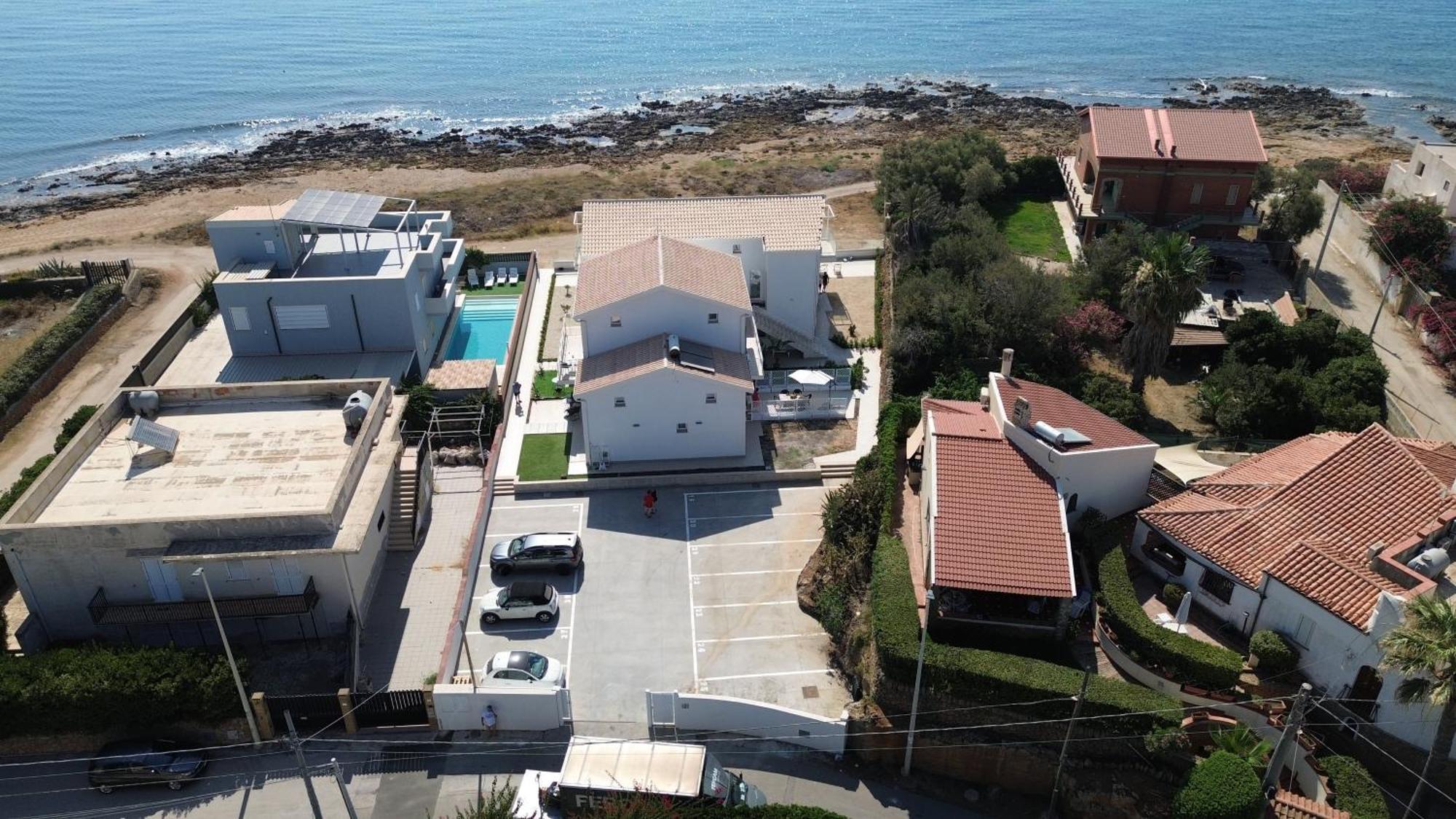 Astro Apartments With Direct Access On The Sea Of Noto Heritage Of Unesco ภายนอก รูปภาพ