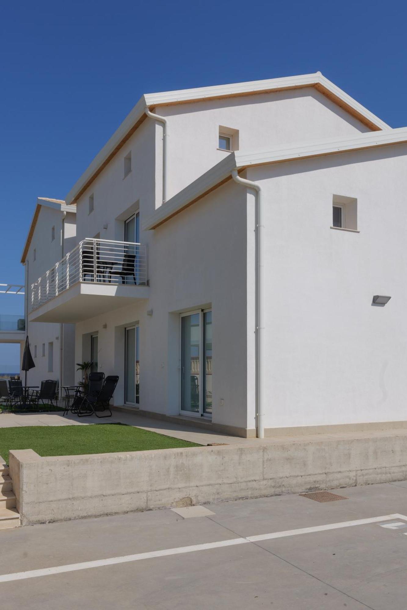 Astro Apartments With Direct Access On The Sea Of Noto Heritage Of Unesco ภายนอก รูปภาพ
