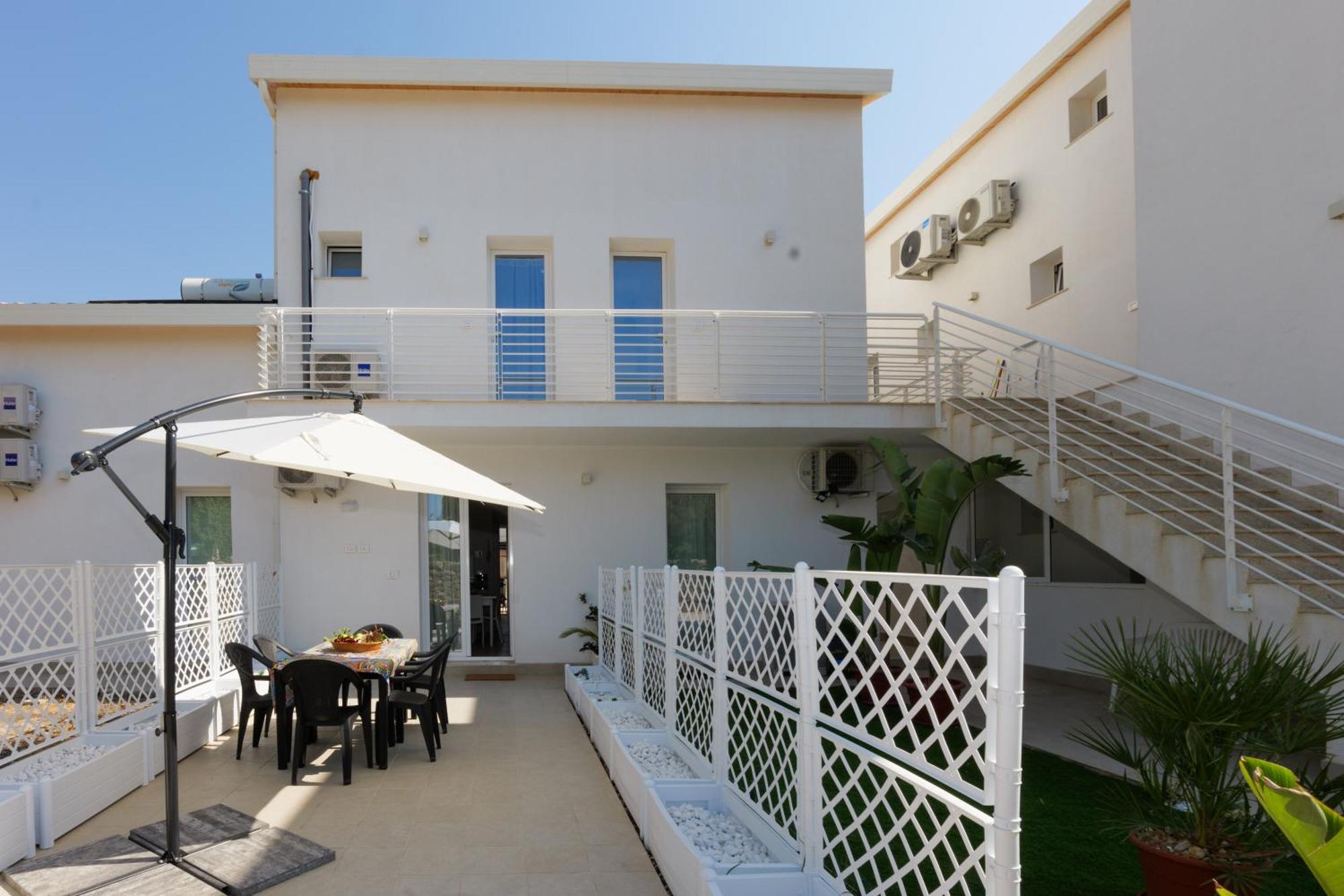 Astro Apartments With Direct Access On The Sea Of Noto Heritage Of Unesco ภายนอก รูปภาพ